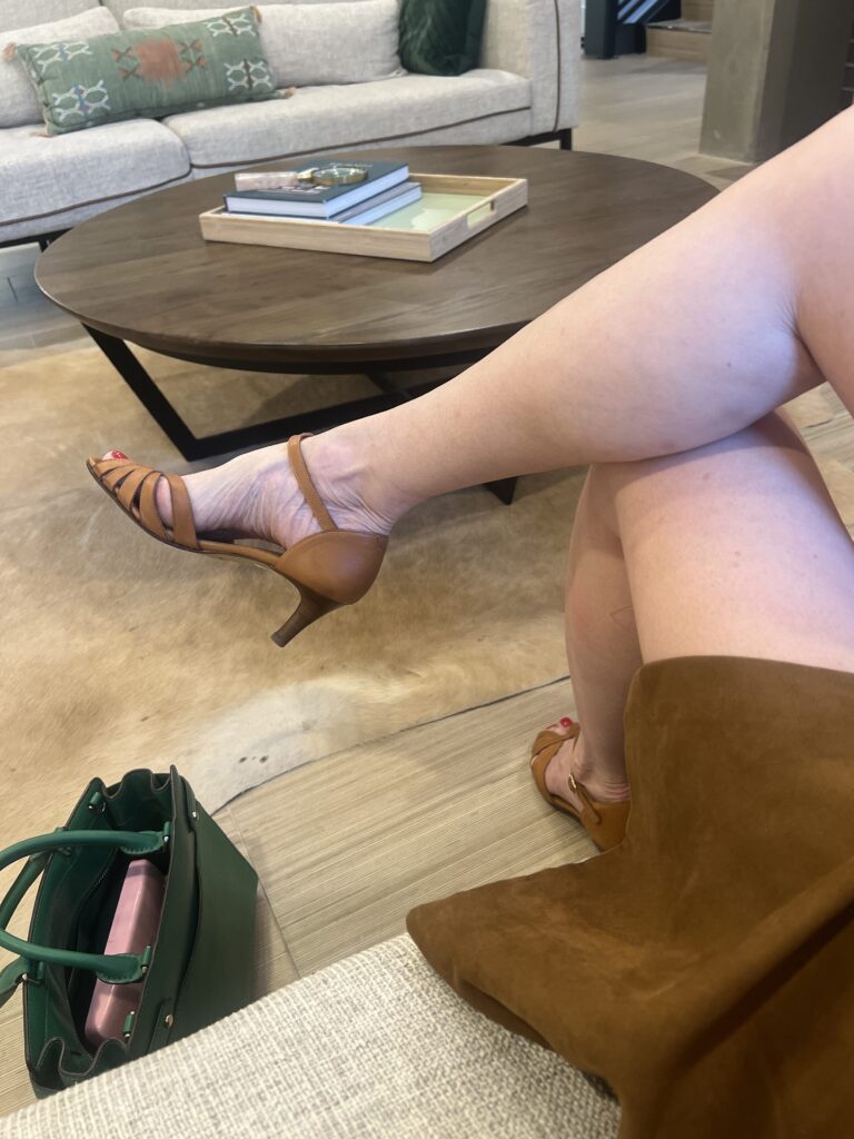 freyjas feet in leather shoes from paris